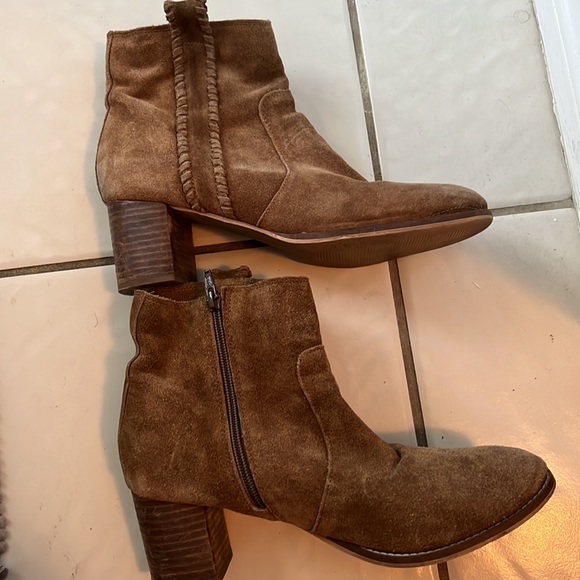 ✨CLOSET CLEAN OUT SALE: Brown Booties - Picture 3 of 3